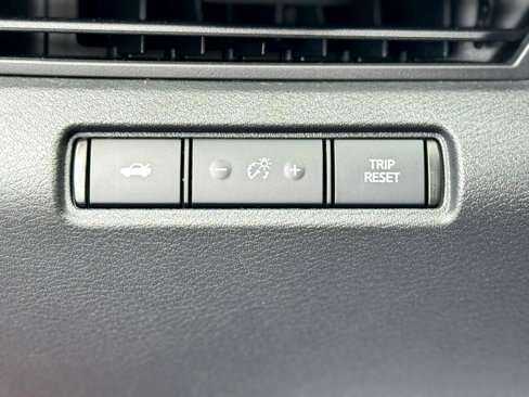 Used 2021 Nissan Altima 2.5 SR w/ SR Premium Package image 10