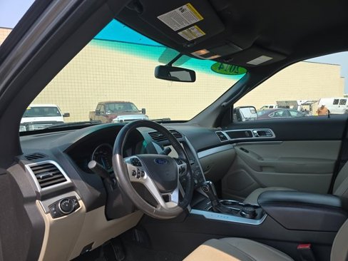 Used 2014 Ford Explorer XLT w/ Equipment Group 202A image 12