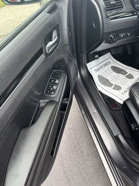 Used 2018 Chrysler 300 S image 8