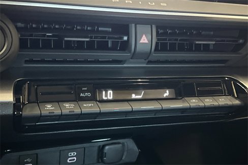 Used 2026 Toyota Prius LE image 18