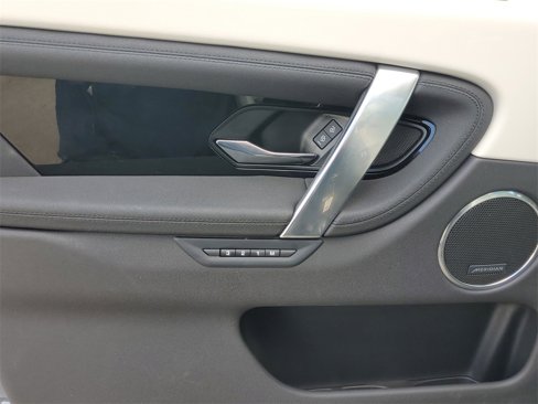 Used 2024 Land Rover Discovery Sport S image 13