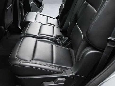 Used 2023 Ford Explorer XLT w/ Equipment Group 202A image 12