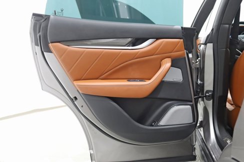 Used 2020 Maserati Levante GranSport image 35