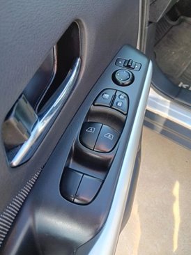 Used 2020 Nissan Kicks SV image 12