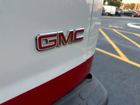 Used 2014 GMC Savana 2500 image 22