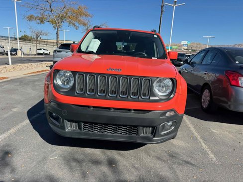 Used 2017 Jeep Renegade Latitude w/ Popular Equipment Group image 4