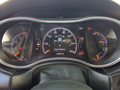 Used 2014 Jeep Grand Cherokee Limited w/ Luxury Group II image 21