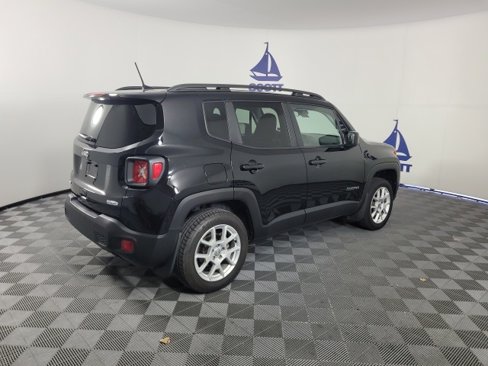 Used 2020 Jeep Renegade Latitude w/ Cold Weather Group image 6