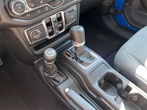 Used 2024 Jeep Wrangler Unlimited w/ Convenience Group image 27
