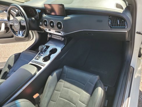 Used 2022 Kia Stinger GT2 image 13