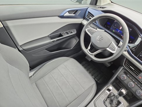 Used 2022 Volkswagen Taos SE image 16