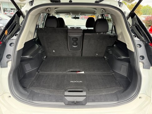 Used 2018 Nissan Rogue SV image 7