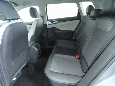 Certified 2025 Volkswagen Taos SE w/ Black Wheel Package image 22