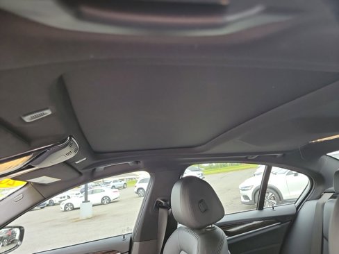 Used 2019 BMW 530i xDrive image 10