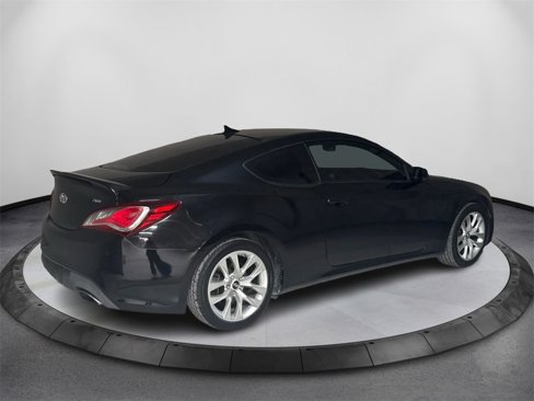 Used 2013 Hyundai Genesis 2.0T image 5