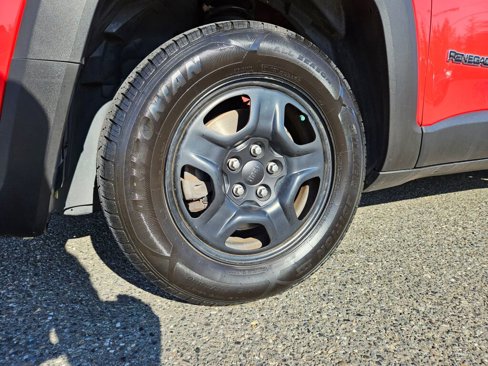 Used 2019 Jeep Renegade Sport image 16