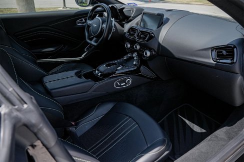Used 2023 Aston Martin V8 Vantage Coupe image 33
