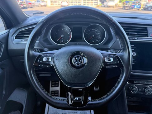 Used 2020 Volkswagen Tiguan SE R-Line w/ 3rd Row Seat Package image 13