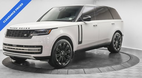 Used 2025 Land Rover Range Rover Long Wheelbase SE image 3