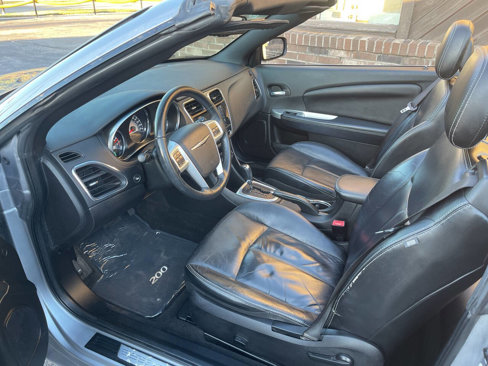 Used 2013 Chrysler 200 Limited image 9