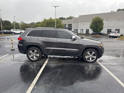 Used 2016 Jeep Grand Cherokee Limited w/ Luxury Group II image 2