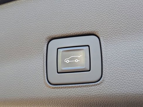 Certified 2022 Chevrolet TrailBlazer RS w/ Sun and Liftgate Package image 9