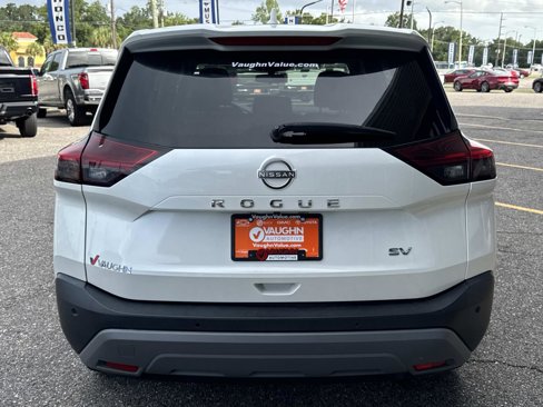 Used 2023 Nissan Rogue SV image 5