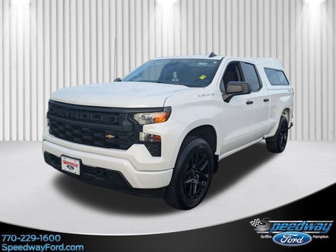 Used 2023 Chevrolet Silverado 1500 Custom image 1