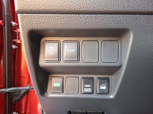 Used 2016 Nissan Rogue S image 25