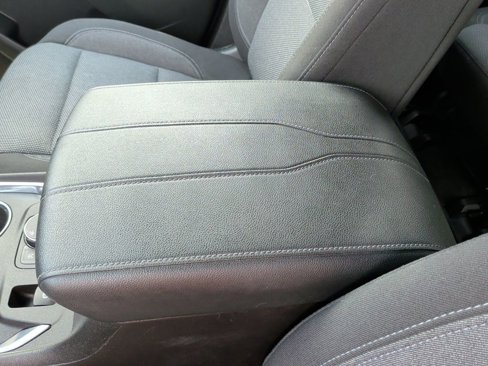 Used 2022 Chevrolet Traverse LT image 30