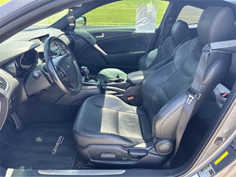 Used 2016 Hyundai Genesis Coupe 3.8 image 20