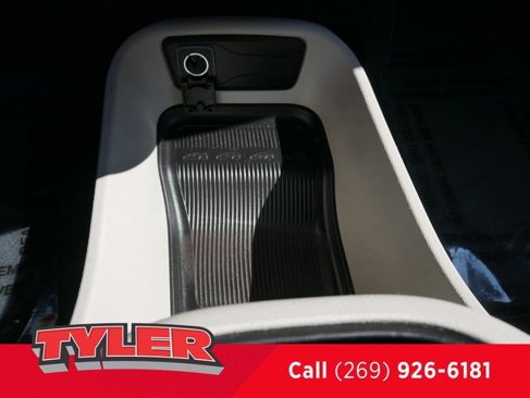 Used 2023 Chrysler Pacifica Touring-L image 35