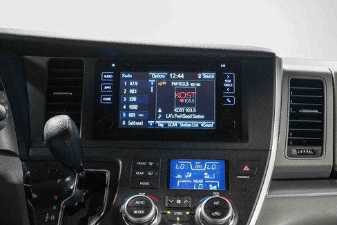 Used 2016 Toyota Sienna LE image 14