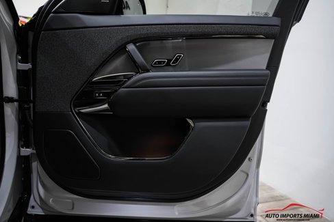 Used 2024 Land Rover Range Rover Sport Dynamic SE image 46