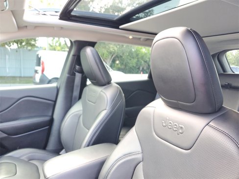 Used 2022 Jeep Cherokee Limited image 21