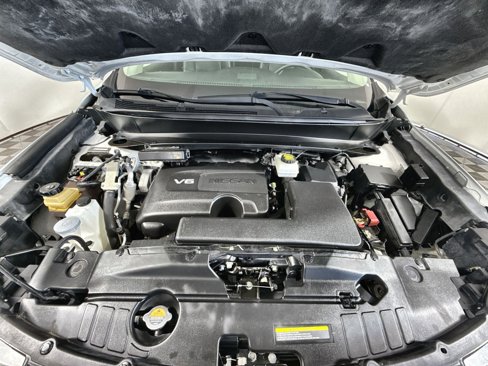 Used 2018 Nissan Pathfinder S image 26