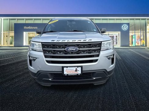 Used 2018 Ford Explorer XLT w/ Equipment Group 202A image 9