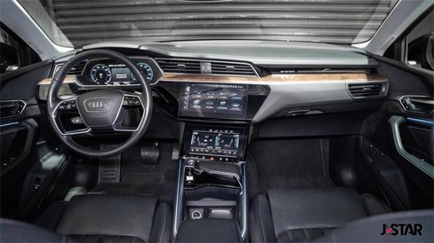 Used 2019 Audi e-tron Prestige w/ Prestige Package image 28