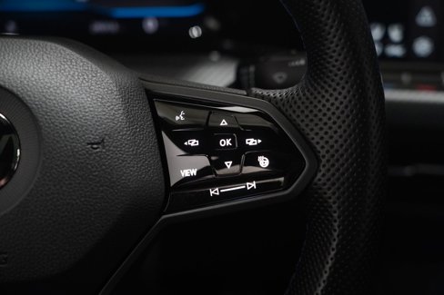Used 2023 Volkswagen Golf R image 19