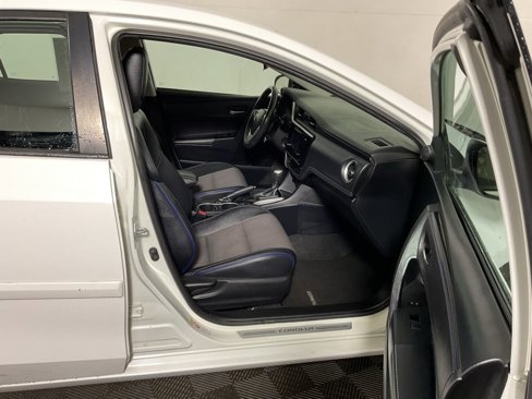 Used 2017 Toyota Corolla L image 34