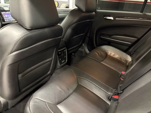 Used 2019 Chrysler 300 Limited image 22