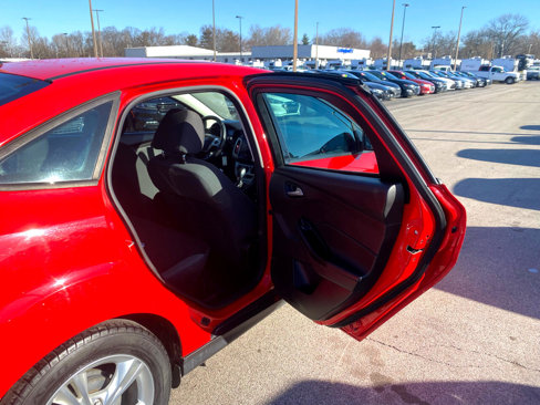 Used 2014 Ford Focus SE w/ SE Winter Package image 13