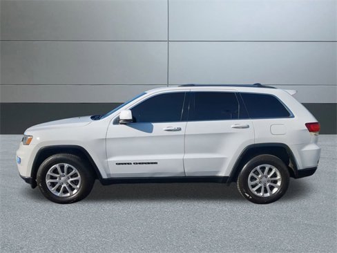 Used 2021 Jeep Grand Cherokee Laredo image 3