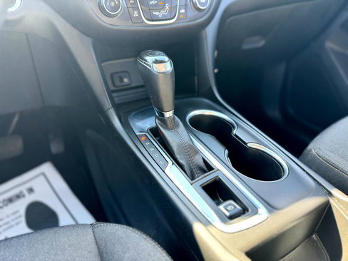 Used 2018 Chevrolet Equinox LT image 36