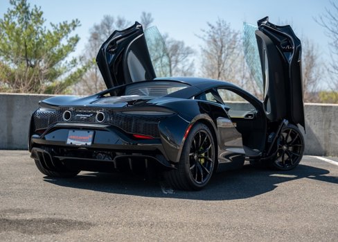 New 2025 McLaren Artura image 10
