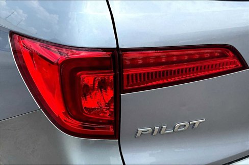 Used 2018 Honda Pilot Touring image 28