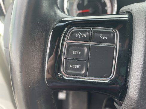 Used 2019 Dodge Grand Caravan SXT image 15