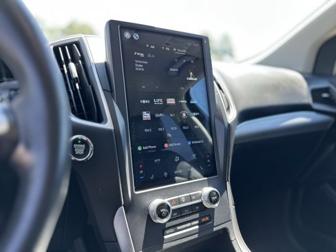 Used 2022 Ford Edge SEL image 18