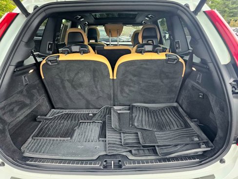 Used 2018 Volvo XC90 T6 Momentum w/ Convenience Package image 11