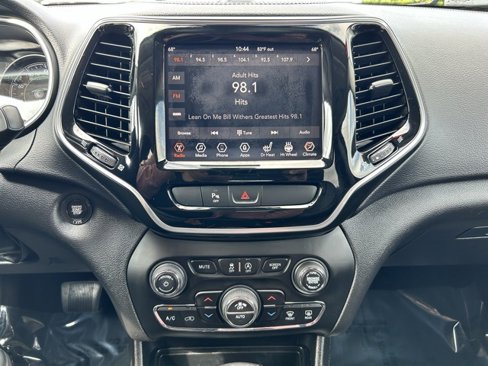 Used 2019 Jeep Cherokee Limited image 21